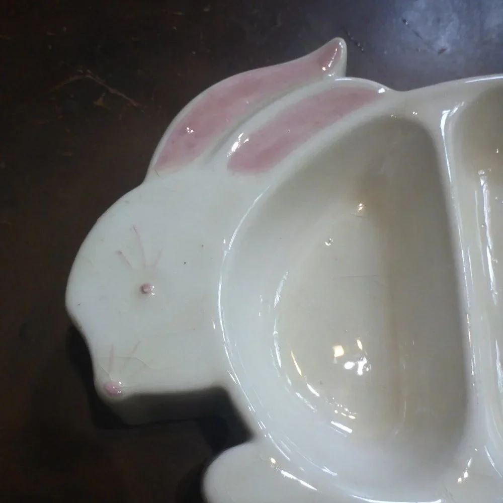 Vintage Ceramic Bunny Rabbit Feeding Dish - Super Cute!